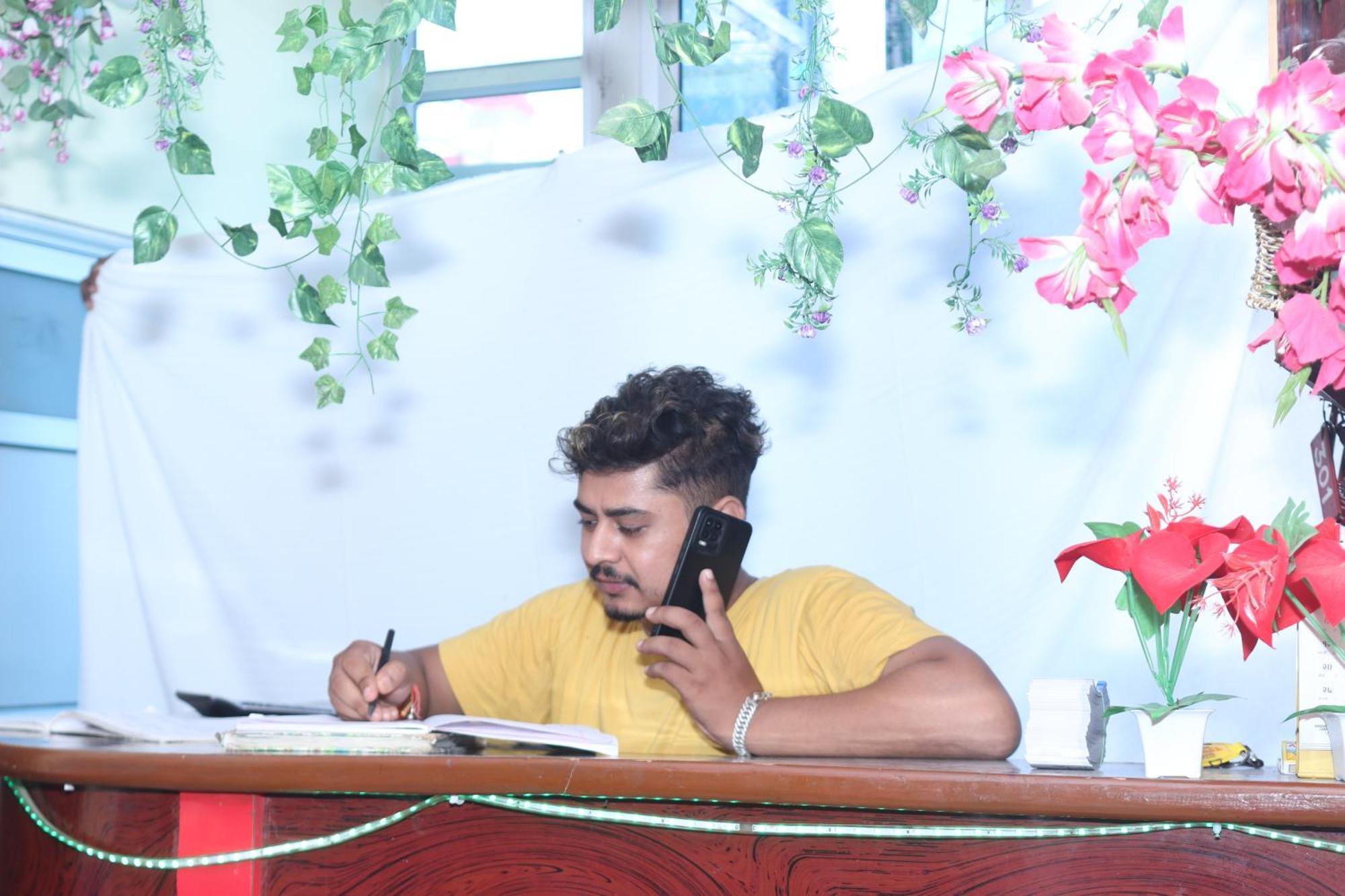 Punjabi Dhaba Lodge & Restaurant Rummindei ภายนอก รูปภาพ